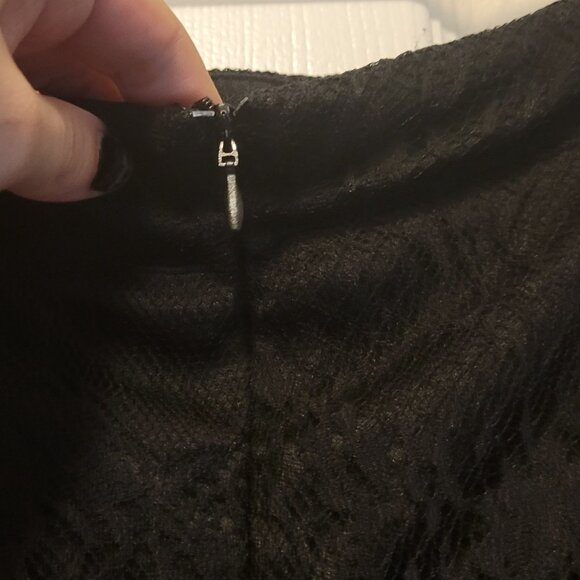 Forever 21 Black Lace Asymmetrical Skirt size M - Picture 4 of 4